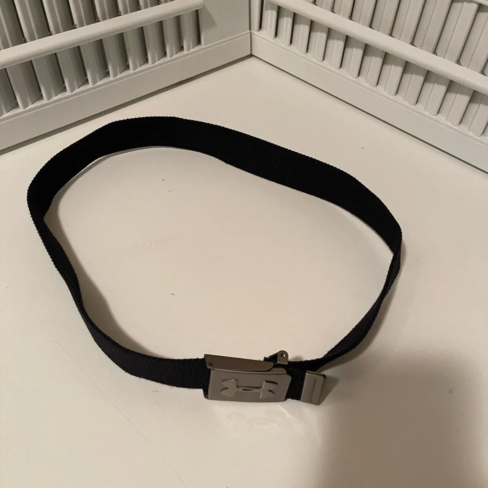 Beautiful small size Under armour belt for youth boy